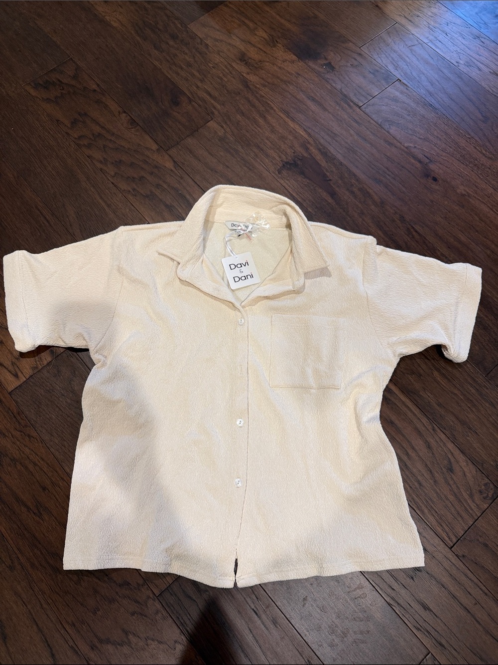 DAVI & DANI Cream Short-Sleeve Button-Front textured Shirt